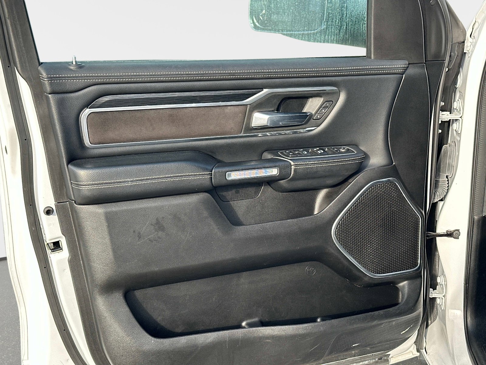 Used 2023 RAM 1500 Laramie image 16