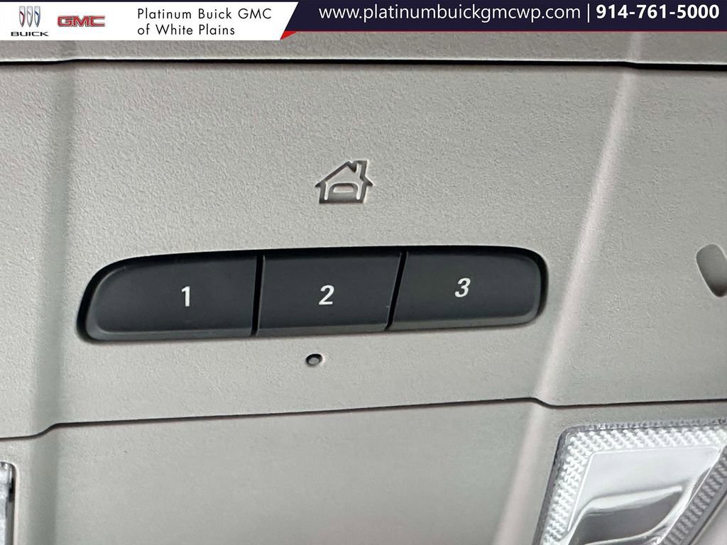 Used 2021 Chevrolet Equinox LT image 34