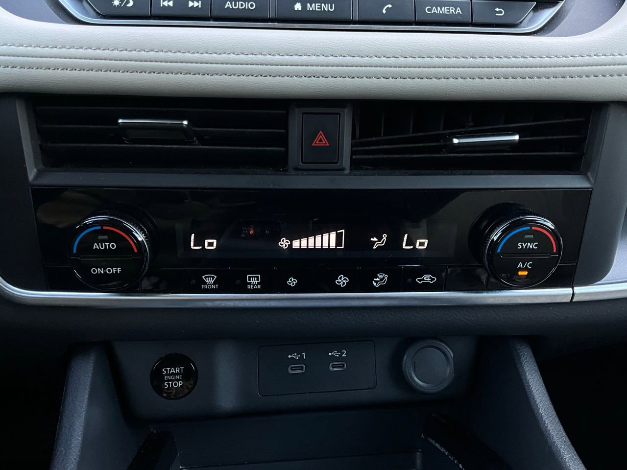 Used 2025 Nissan Rogue SV image 28