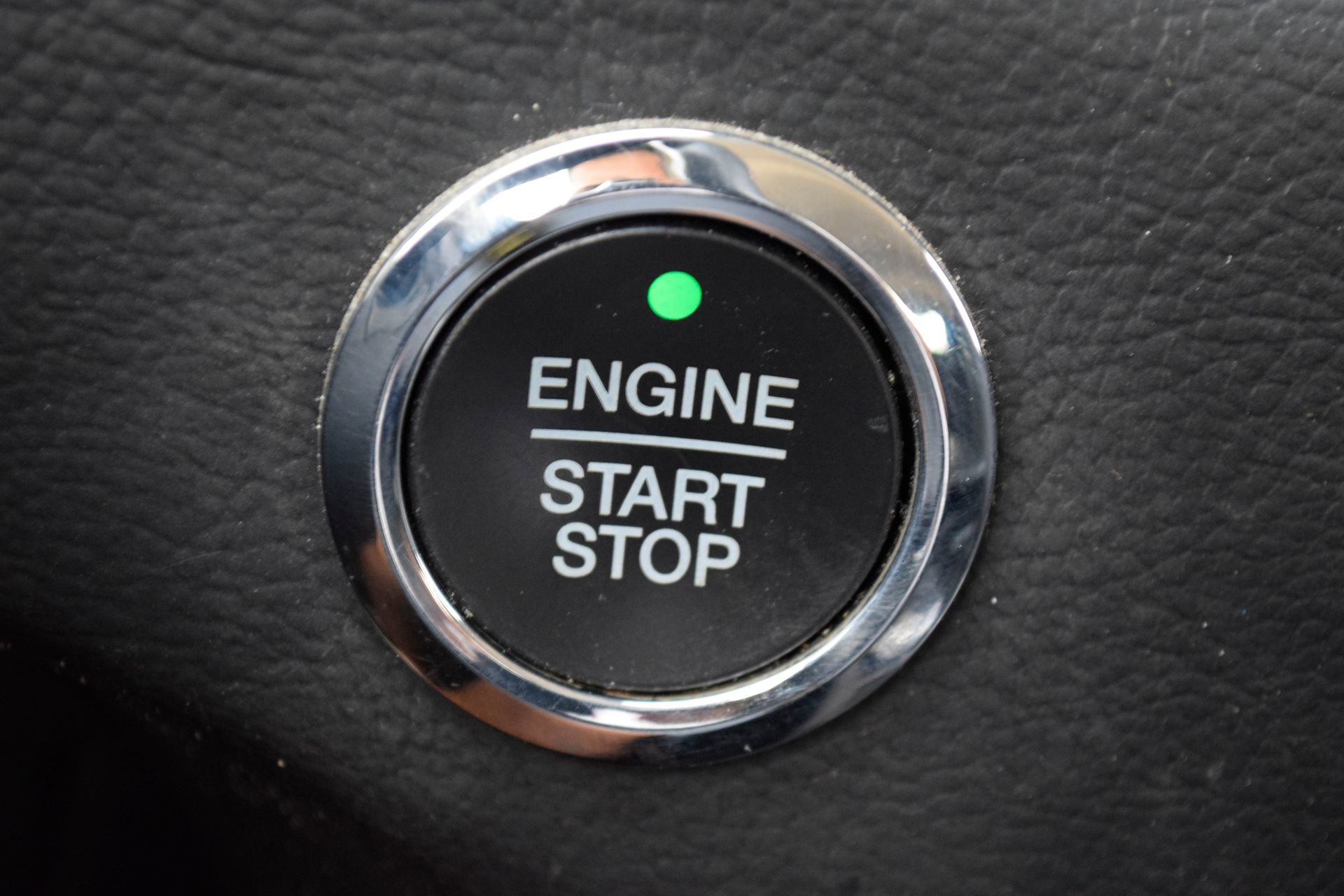 Certified 2020 Ford Edge SE image 14