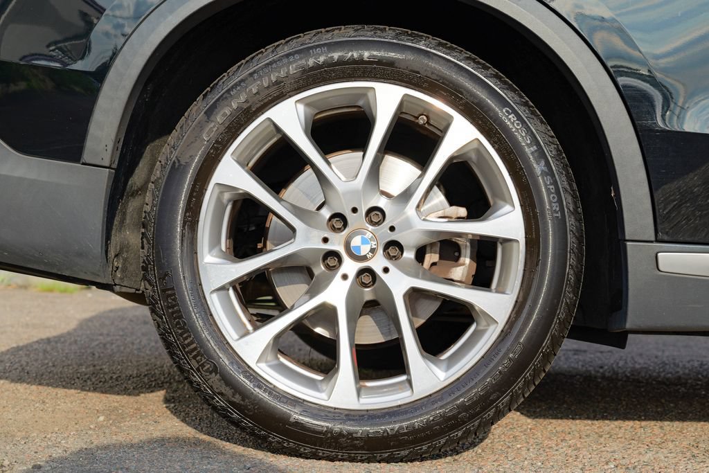 Used 2021 BMW X5 xDrive40i w/ Convenience Package AWD/4WD image 14