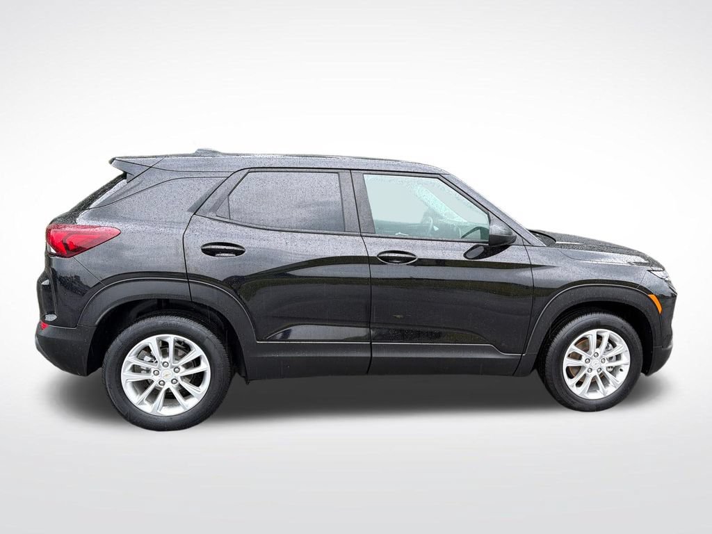 Used 2025 Chevrolet TrailBlazer LS w/ LS Convenience Package FWD image 7