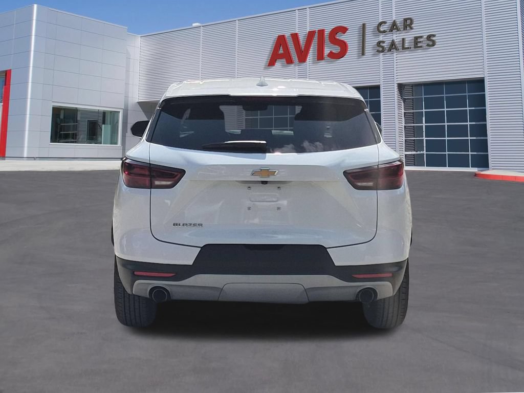 Used 2025 Chevrolet Blazer LT FWD image 7