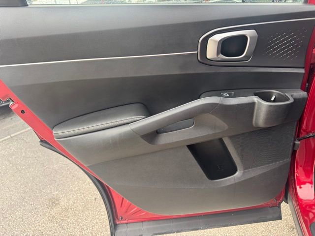 Used 2022 Kia Sorento LX image 7