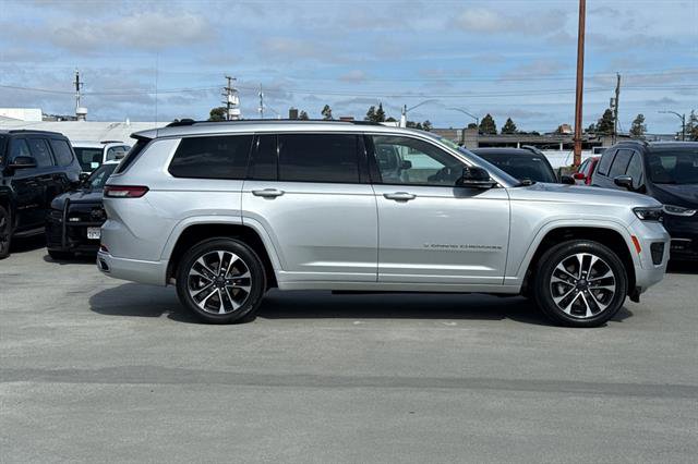 Used 2024 Jeep Grand Cherokee L Overland w/ Trailer Tow Package AWD/4WD image 2