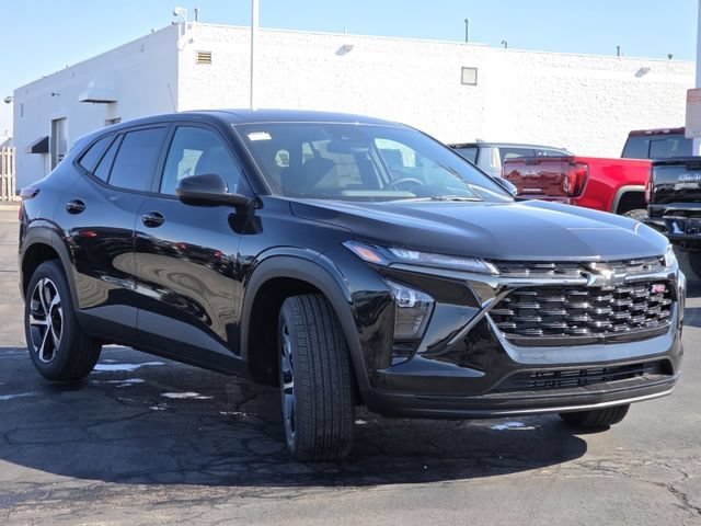 New 2026 Chevrolet Trax RS w/ Sunroof Package FWD image 16