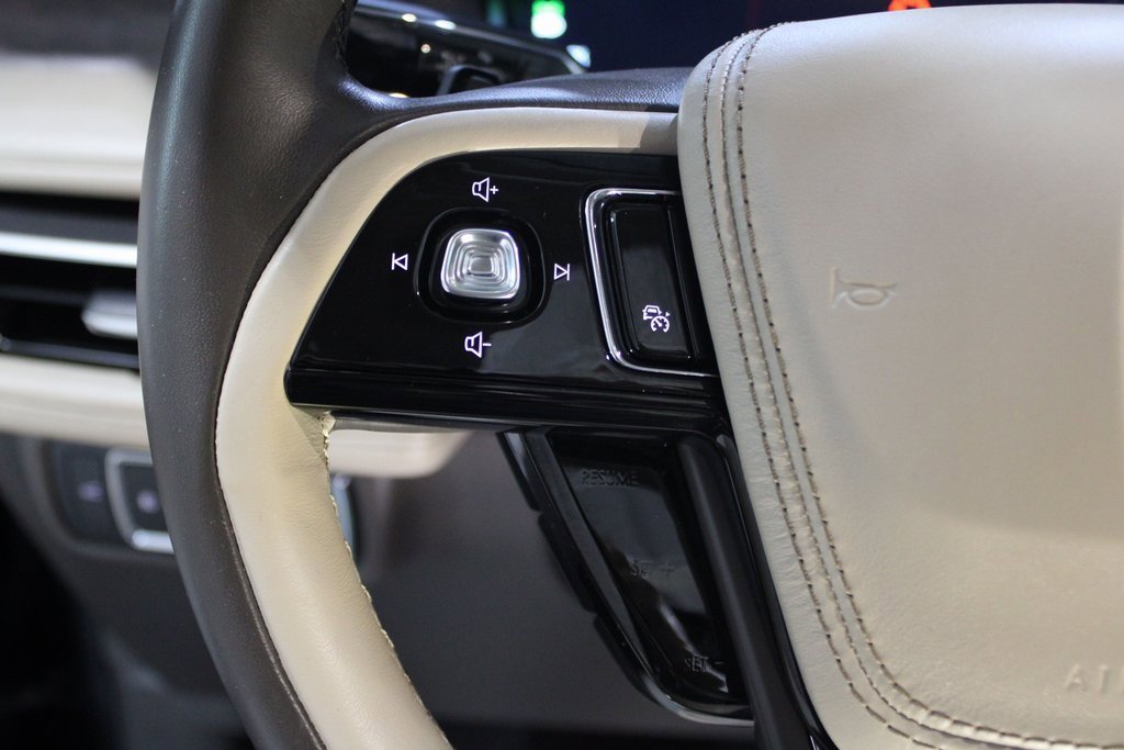 Used 2022 Lincoln Aviator Black Label w/ Class IV Trailer Tow Package image 12