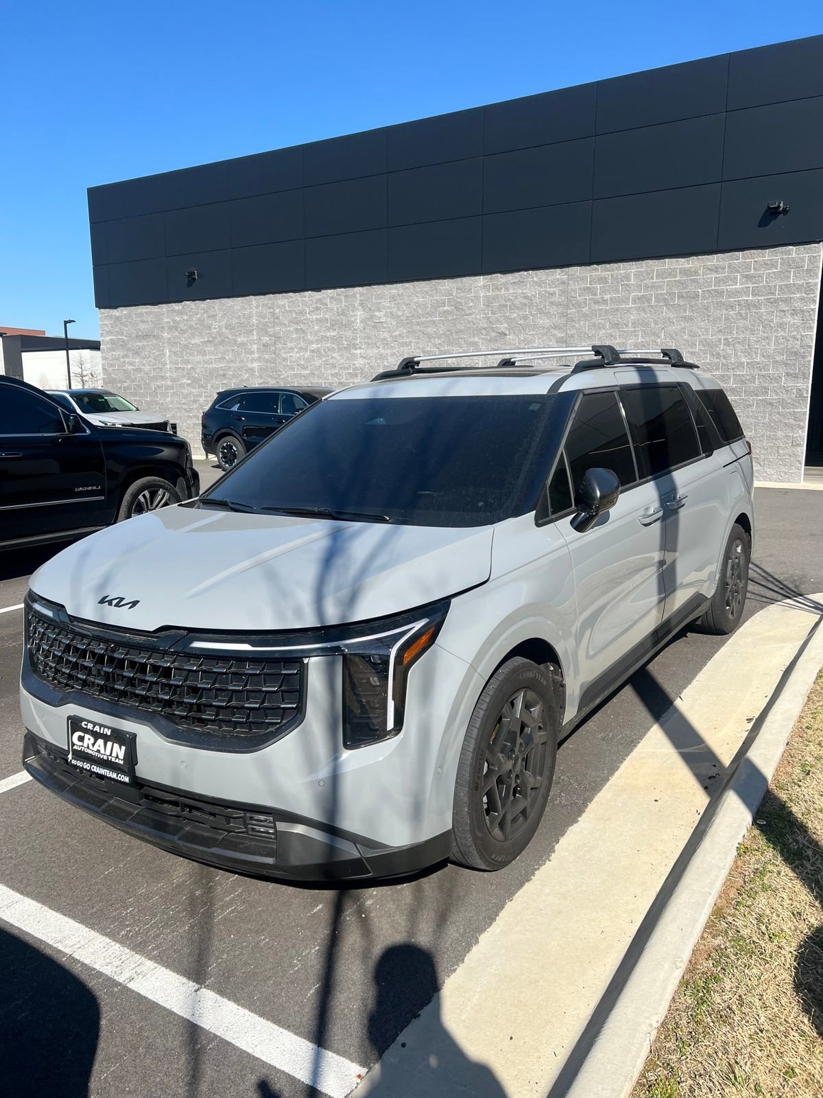 Used 2025 Kia Carnival SX Prestige image 1