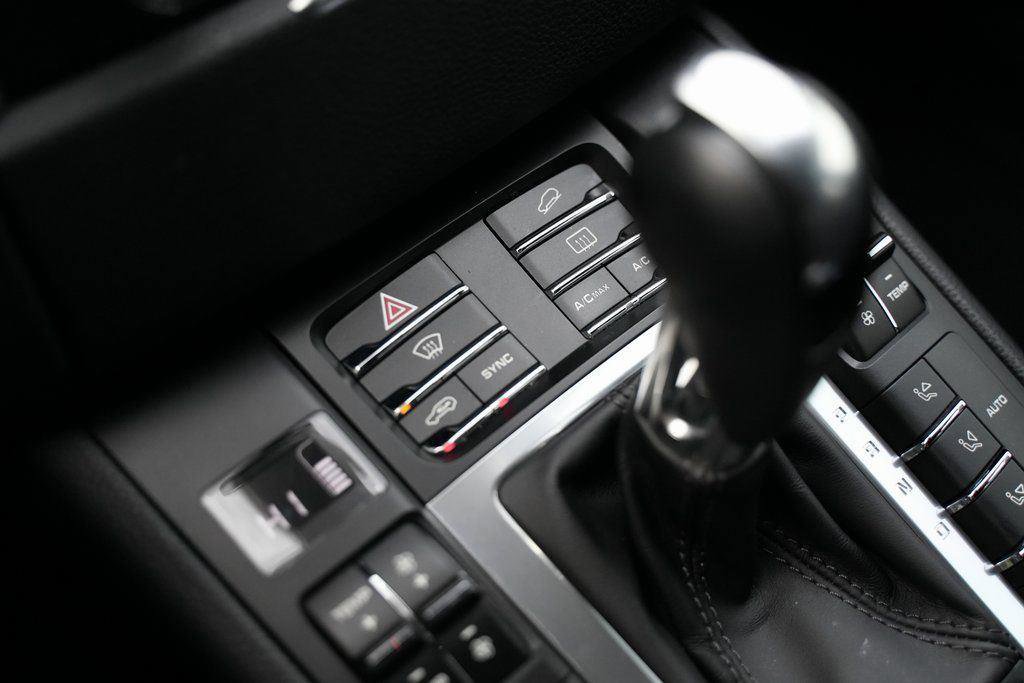 Used 2017 Porsche Macan w/ Driver Memory Package image 37