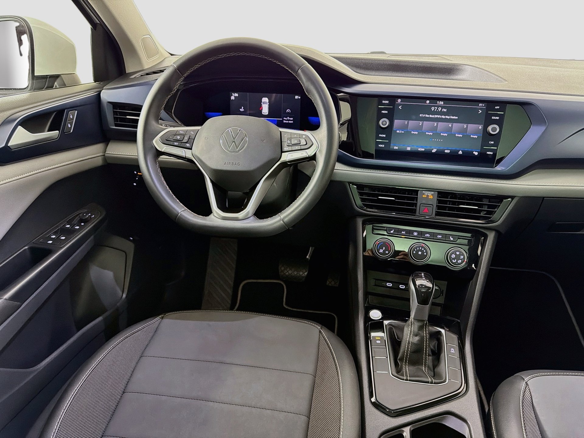 Certified 2023 Volkswagen Taos SE w/ Panoramic Sunroof Package FWD image 22