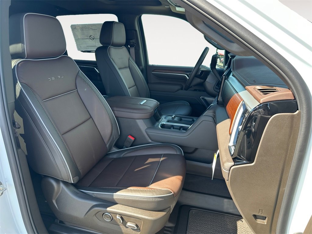 New 2026 GMC Sierra 2500 Denali w/ Denali Reserve Package image 15