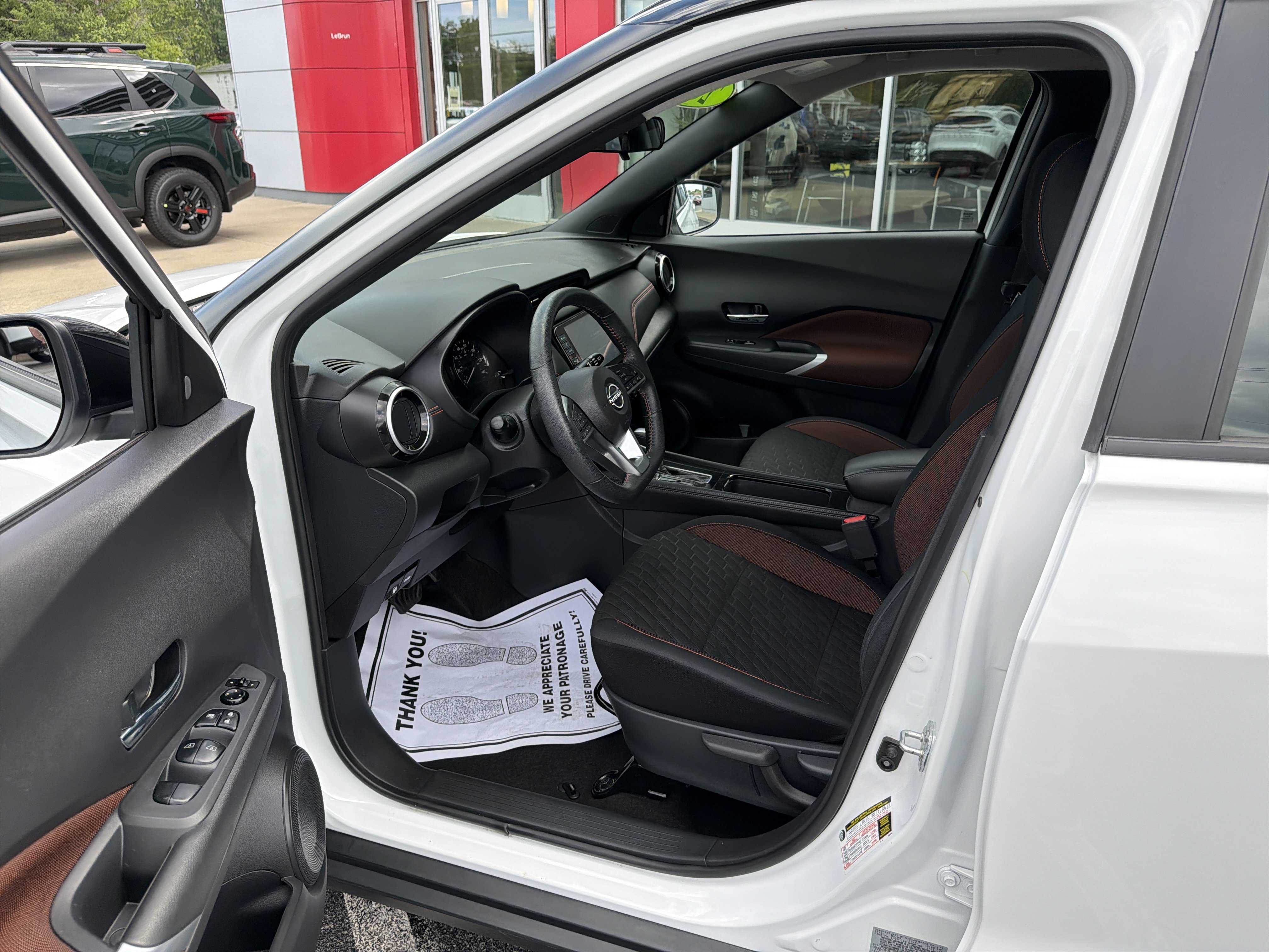 Used 2023 Nissan Kicks SR FWD image 2