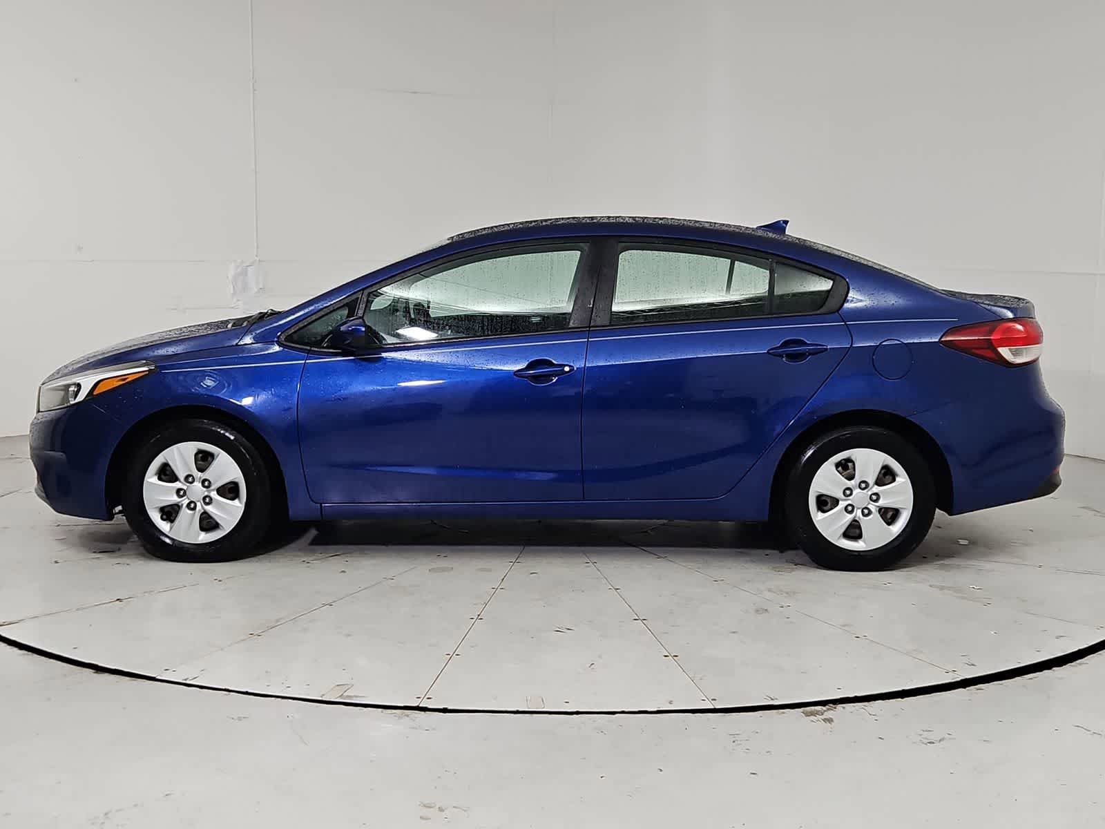 Used 2017 Kia Forte LX FWD image 3