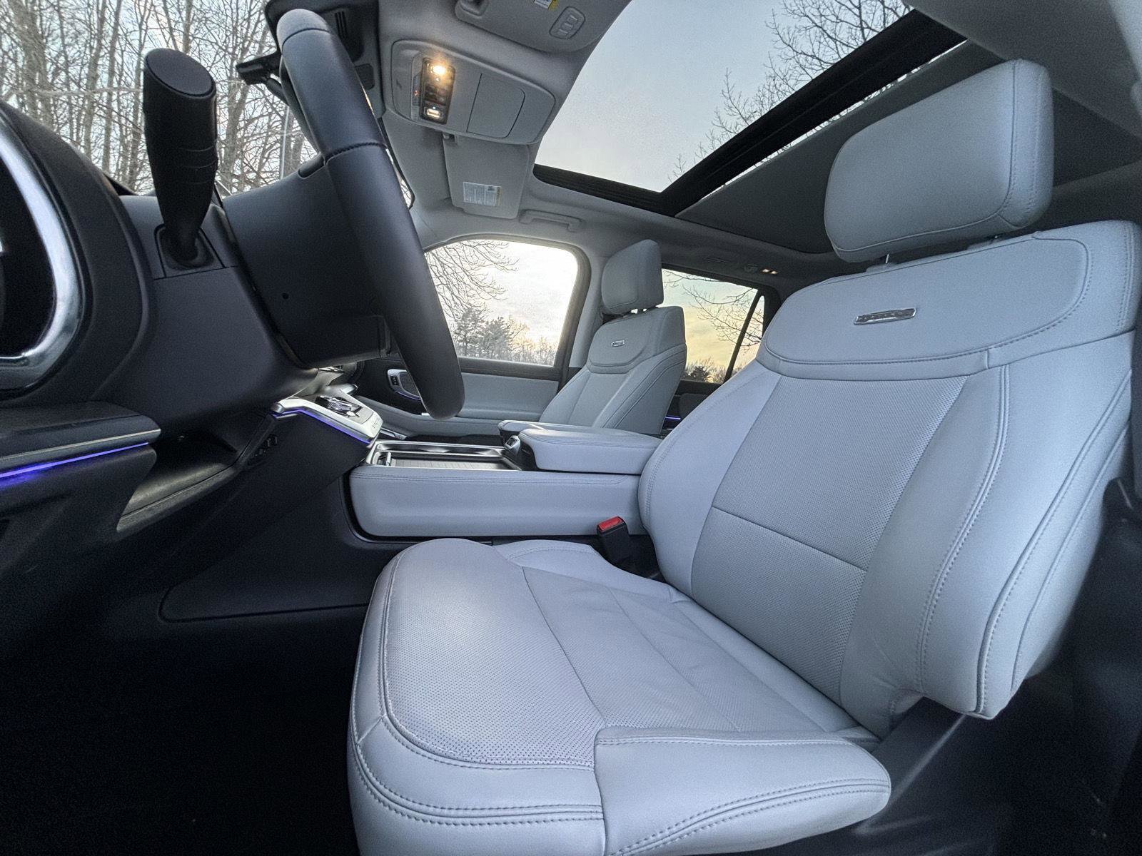 Used 2025 Ford Expedition Platinum image 6