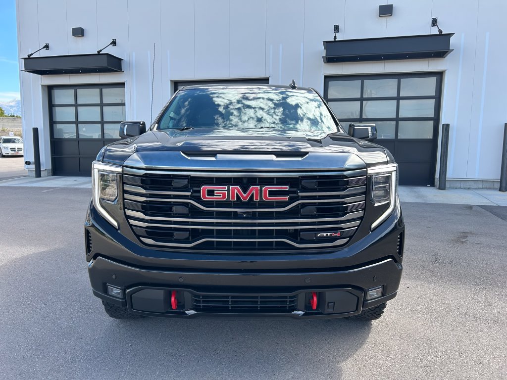 Used 2024 GMC Sierra 1500 AT4 w/ Technology Package AWD/4WD image 5