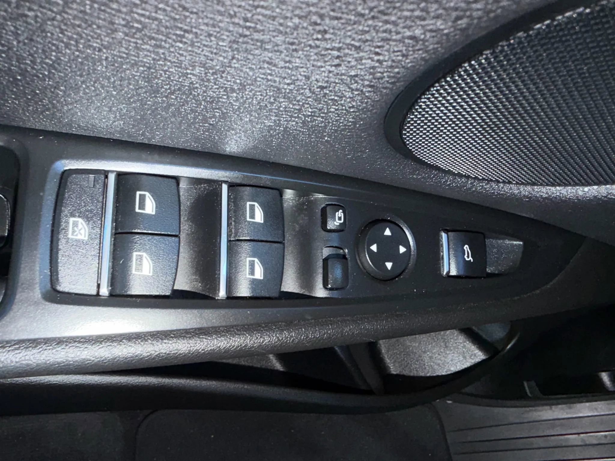 Used 2017 BMW X5 xDrive40e image 24