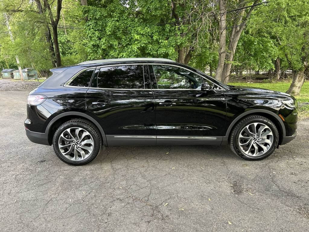 Used 2023 Lincoln Nautilus Reserve AWD/4WD image 9