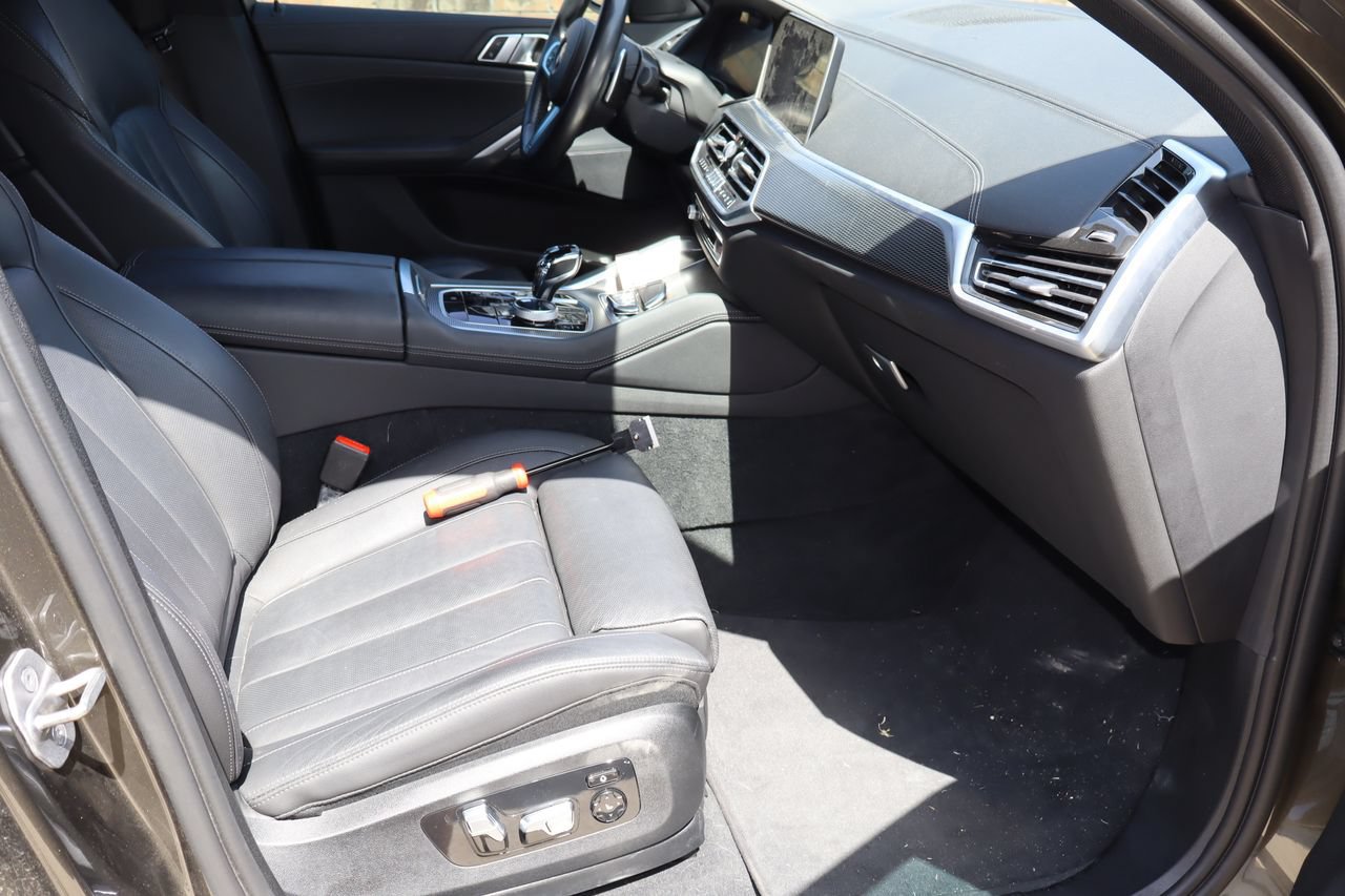 Used 2022 BMW X6 xDrive40i w/ Executive Package AWD/4WD image 16