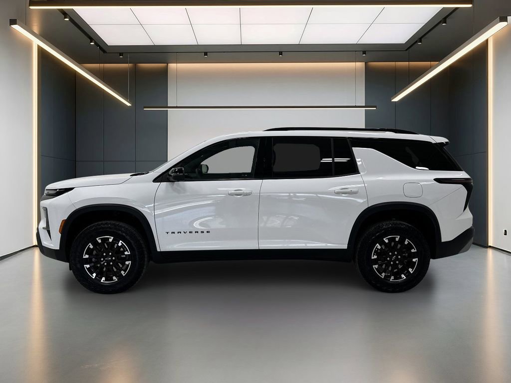 Used 2024 Chevrolet Traverse Z71 AWD/4WD image 2
