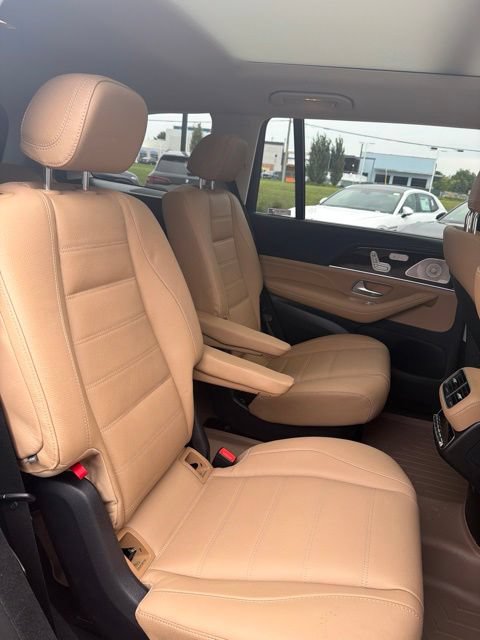 Used 2024 Mercedes-Benz GLS 450 4MATIC w/ AMG Line Exterior image 18