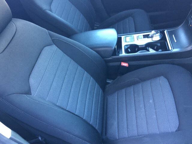 Used 2020 Ford Edge SE FWD image 22