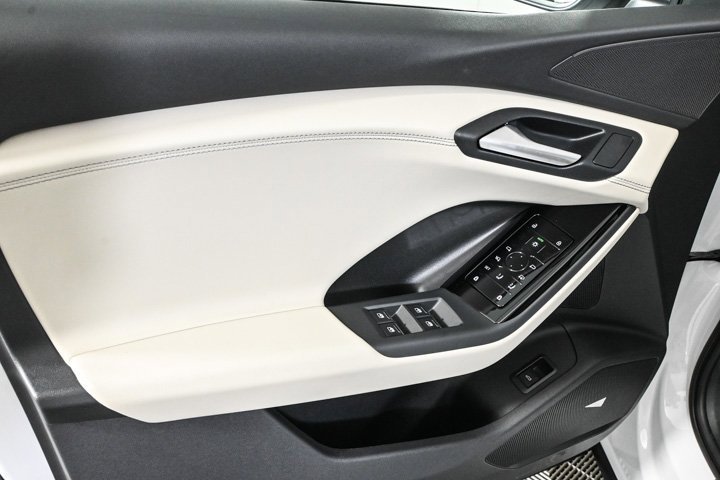 New 2025 Audi Q6 e-tron Premium image 4