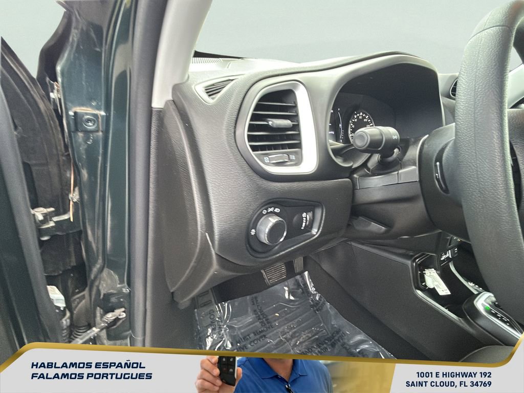 Used 2021 Jeep Renegade Sport image 14