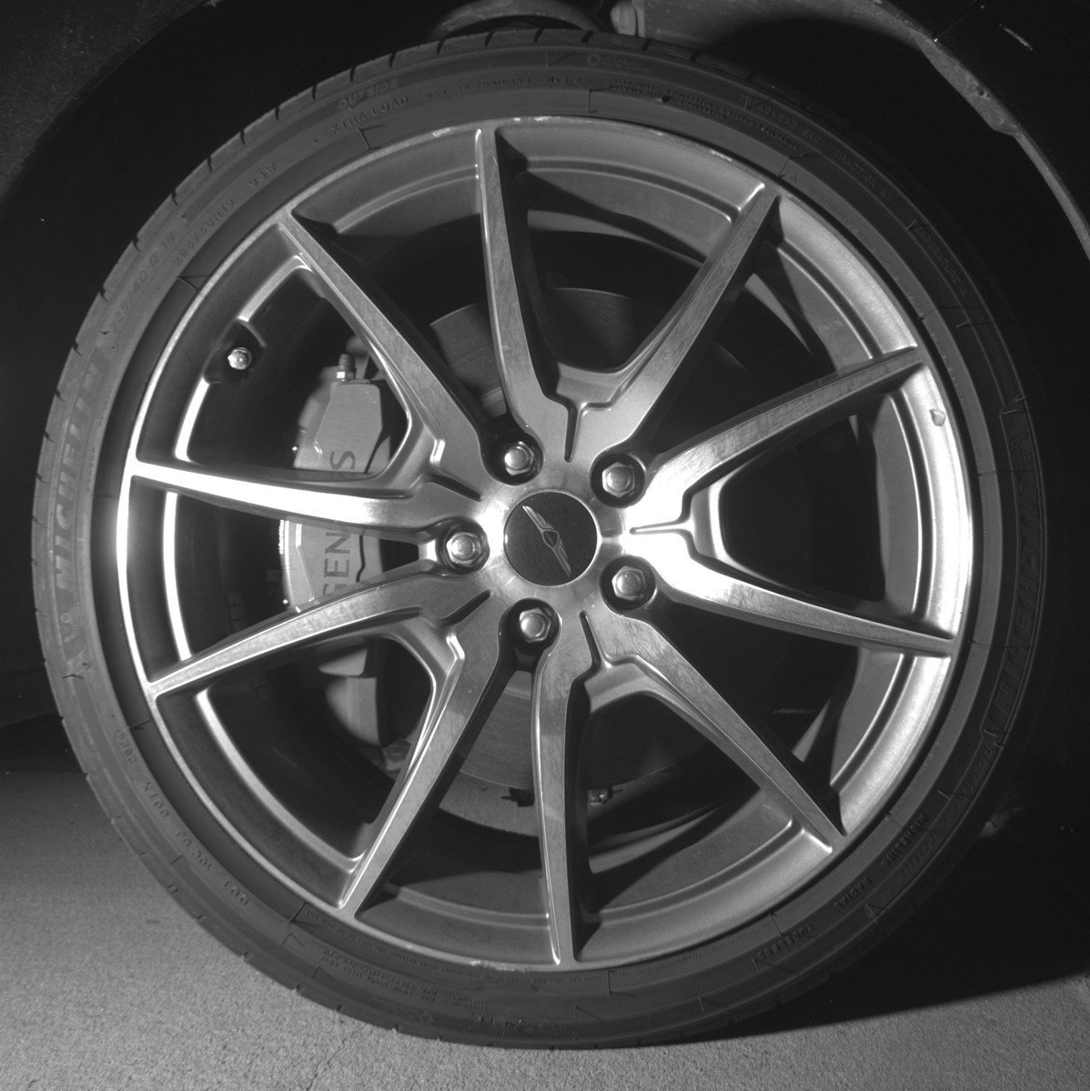 Used 2025 Genesis G70 2.5T AWD/4WD image 13