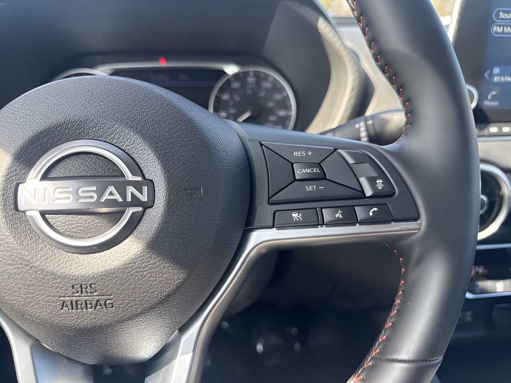 Used 2025 Nissan Sentra SR FWD image 14