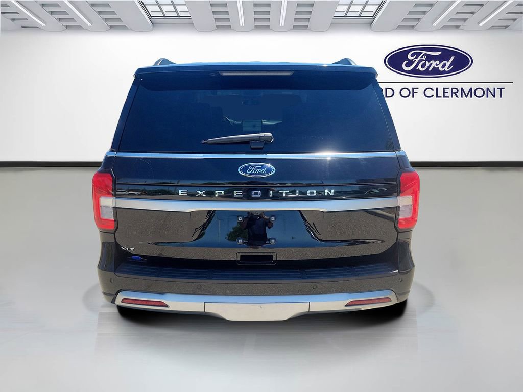 Used 2024 Ford Expedition XLT image 4