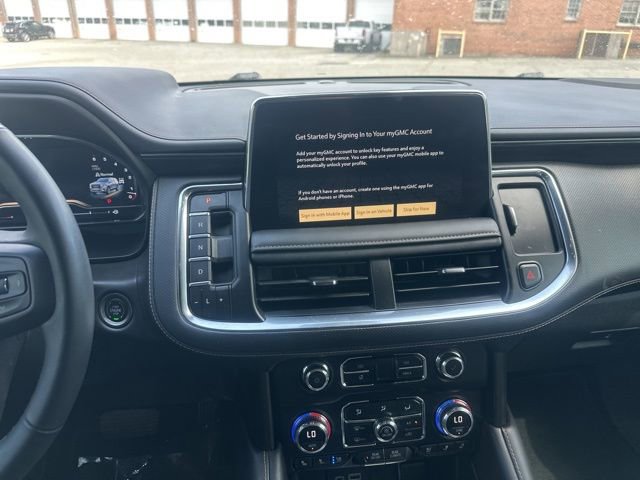 Used 2024 GMC Yukon AT4 w/ AT4 Premium Plus Package image 14