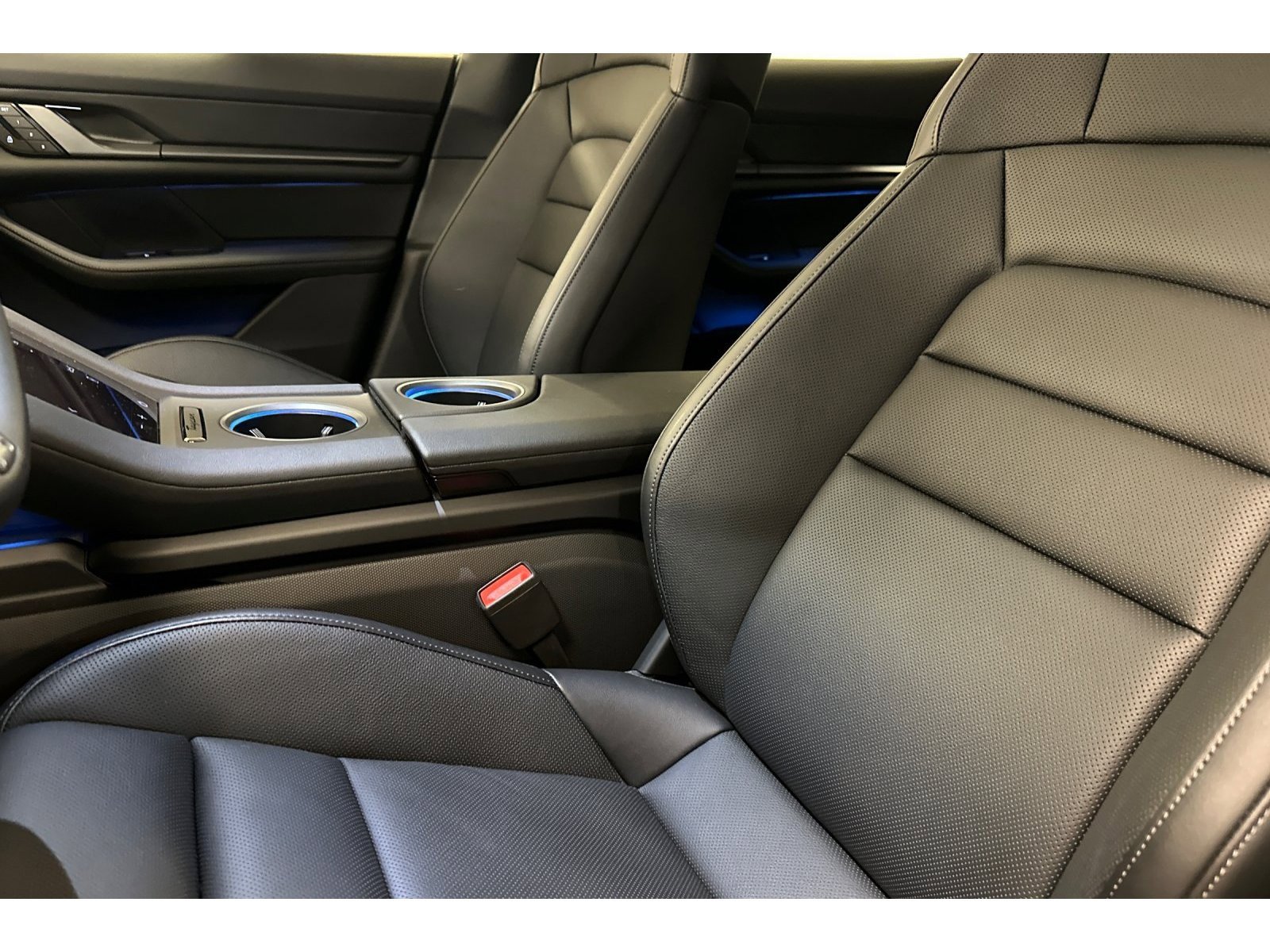 Used 2025 Porsche Taycan Turbo image 20