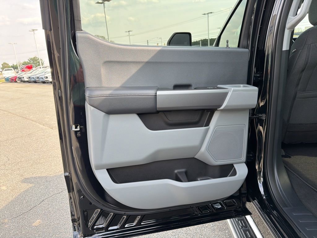 New 2026 Ford F350 XLT w/ 360-Degree Camera Package AWD/4WD image 15