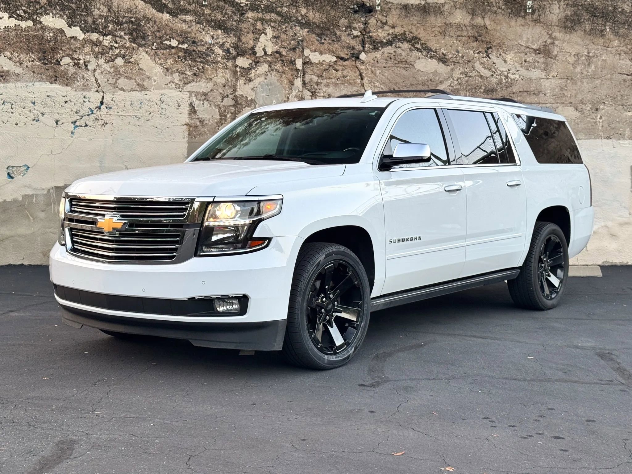 Used 2020 Chevrolet Suburban Premier w/ Premier Plus Edition image 8