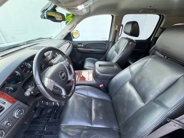 Used 2009 Chevrolet Suburban LTZ AWD/4WD image 27