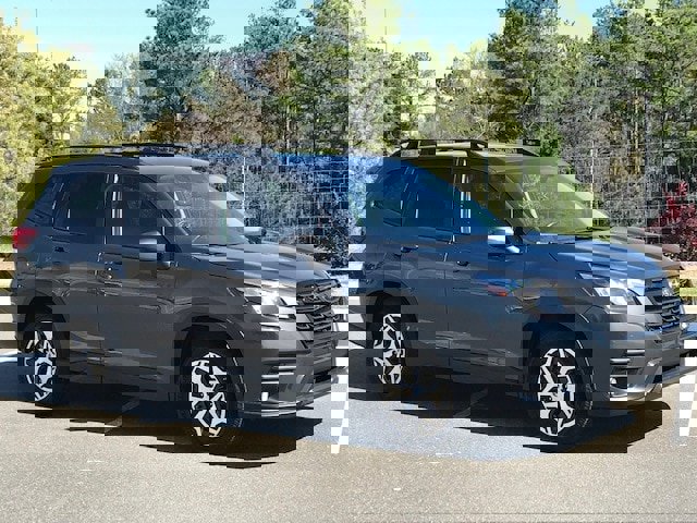 Used 2023 Subaru Forester Premium image 2