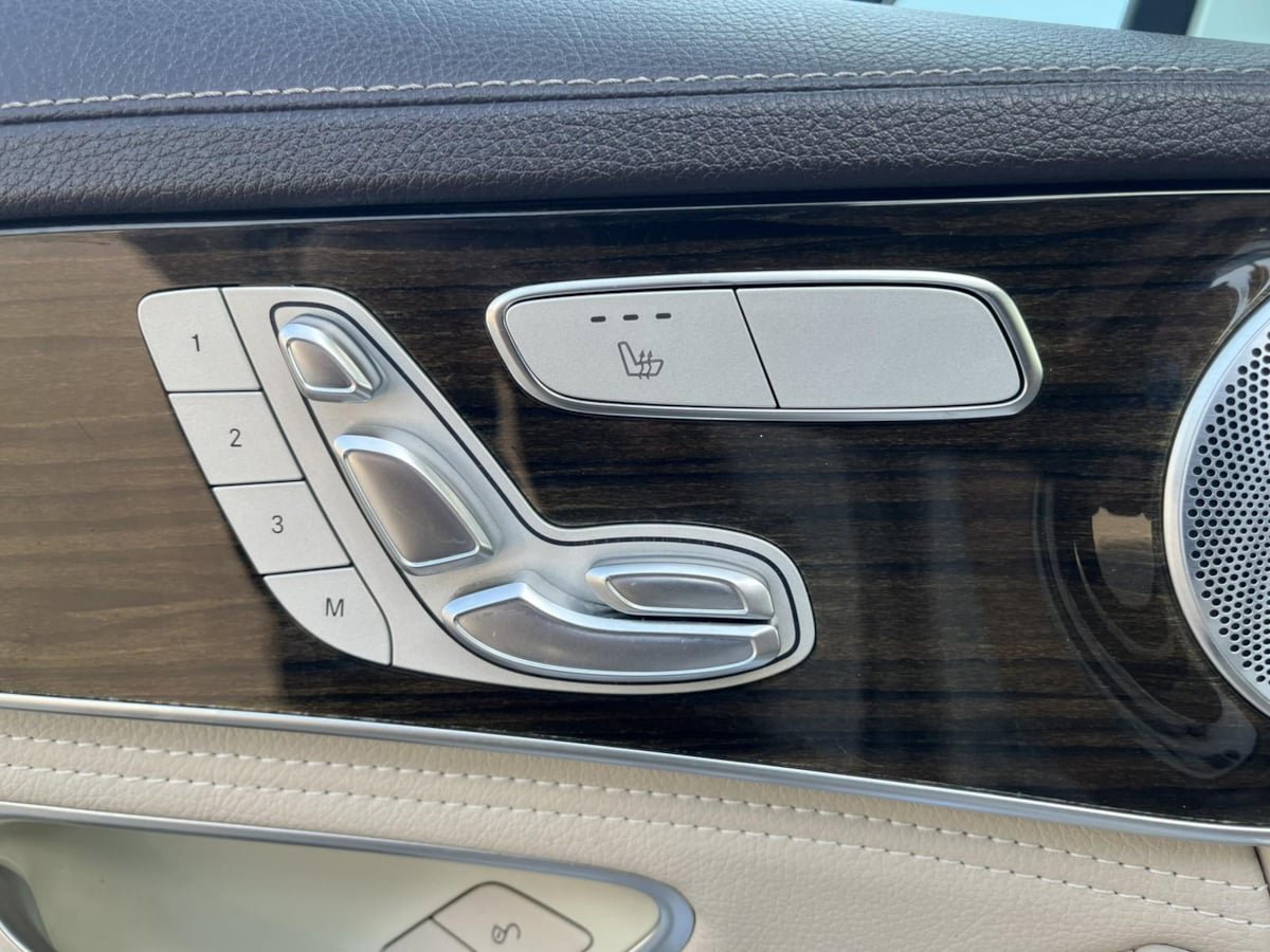 Used 2015 Mercedes-Benz C 300 4MATIC Sedan image 16