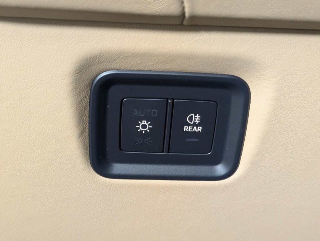 New 2026 Porsche Cayenne Coupe image 36