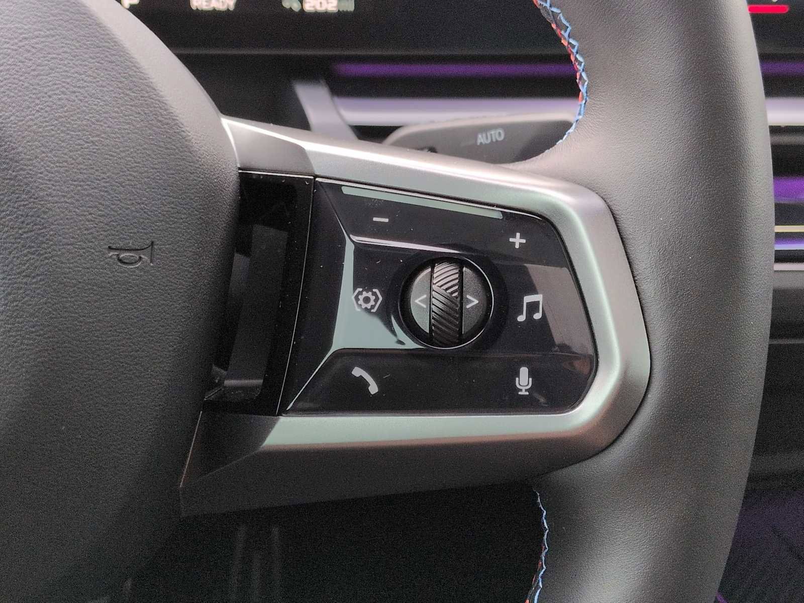 Used 2025 BMW i5 M60 w/ Premium Package image 26