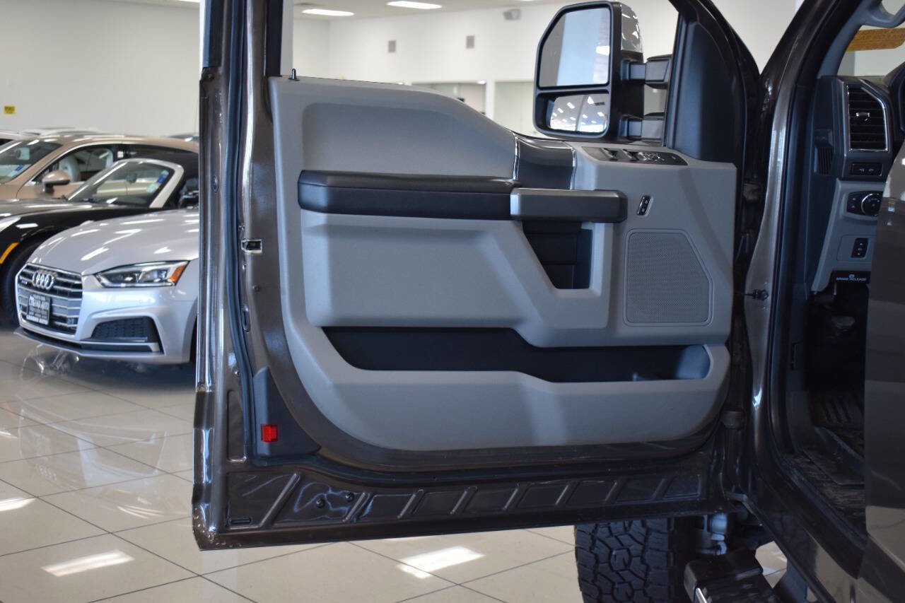 Used 2017 Ford F350 XLT w/ XLT Premium Package image 37