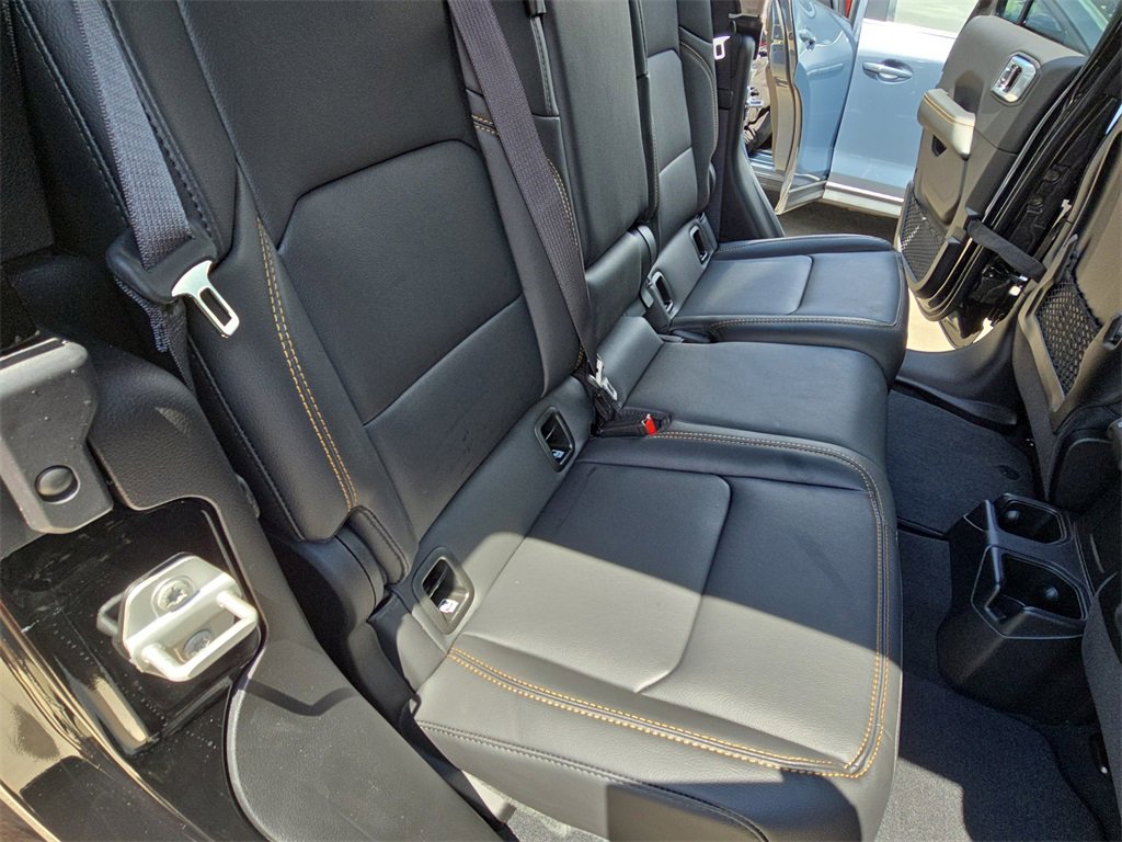 New 2025 Jeep Gladiator Sport image 11