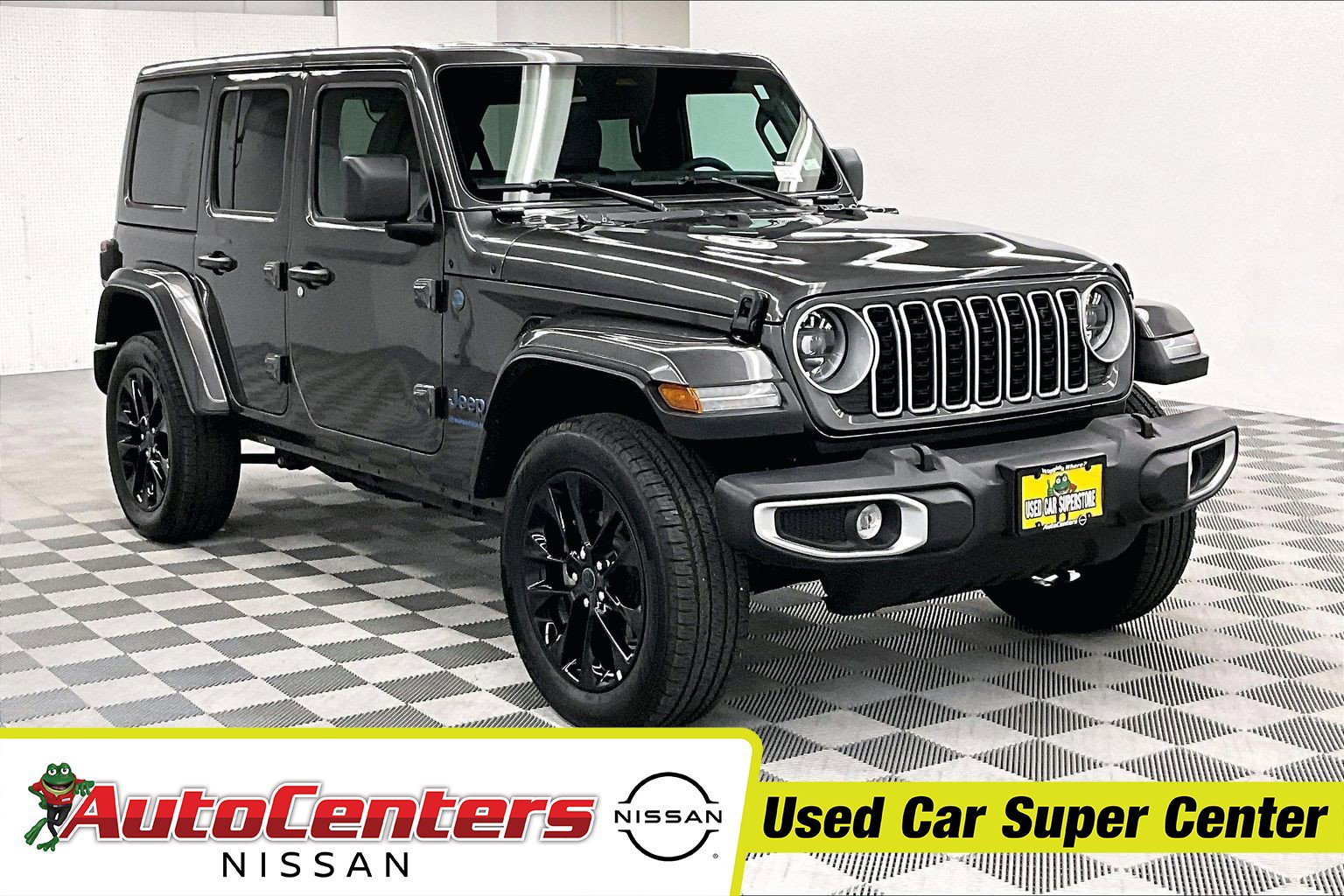 Used 2025 Jeep Wrangler Unlimited Sahara w/ Safety Group AWD/4WD image 1