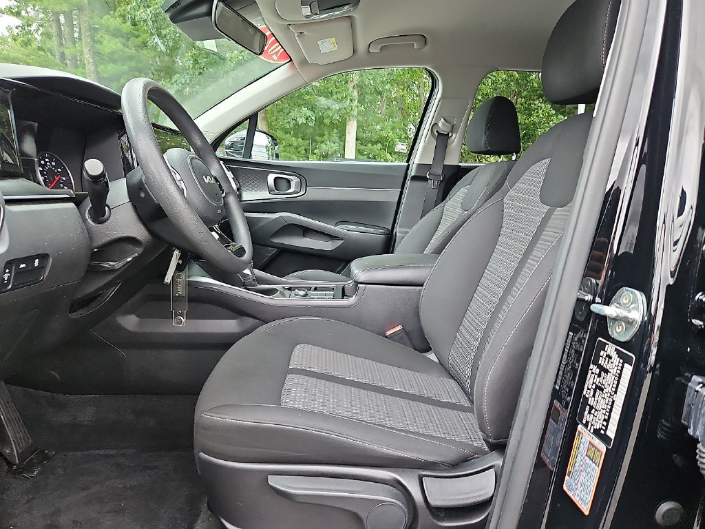 Used 2022 Kia Sorento LX AWD/4WD image 14