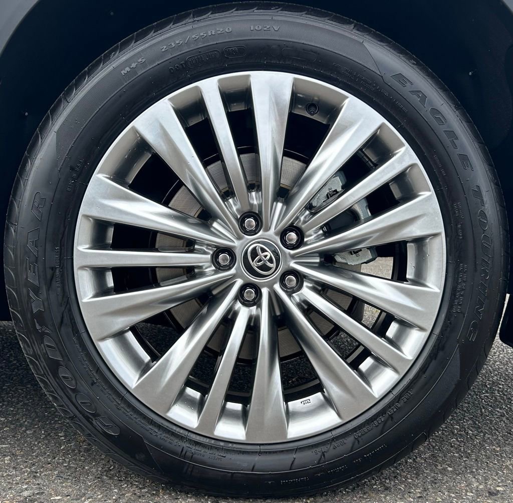 New 2026 Toyota Highlander Platinum AWD/4WD image 30