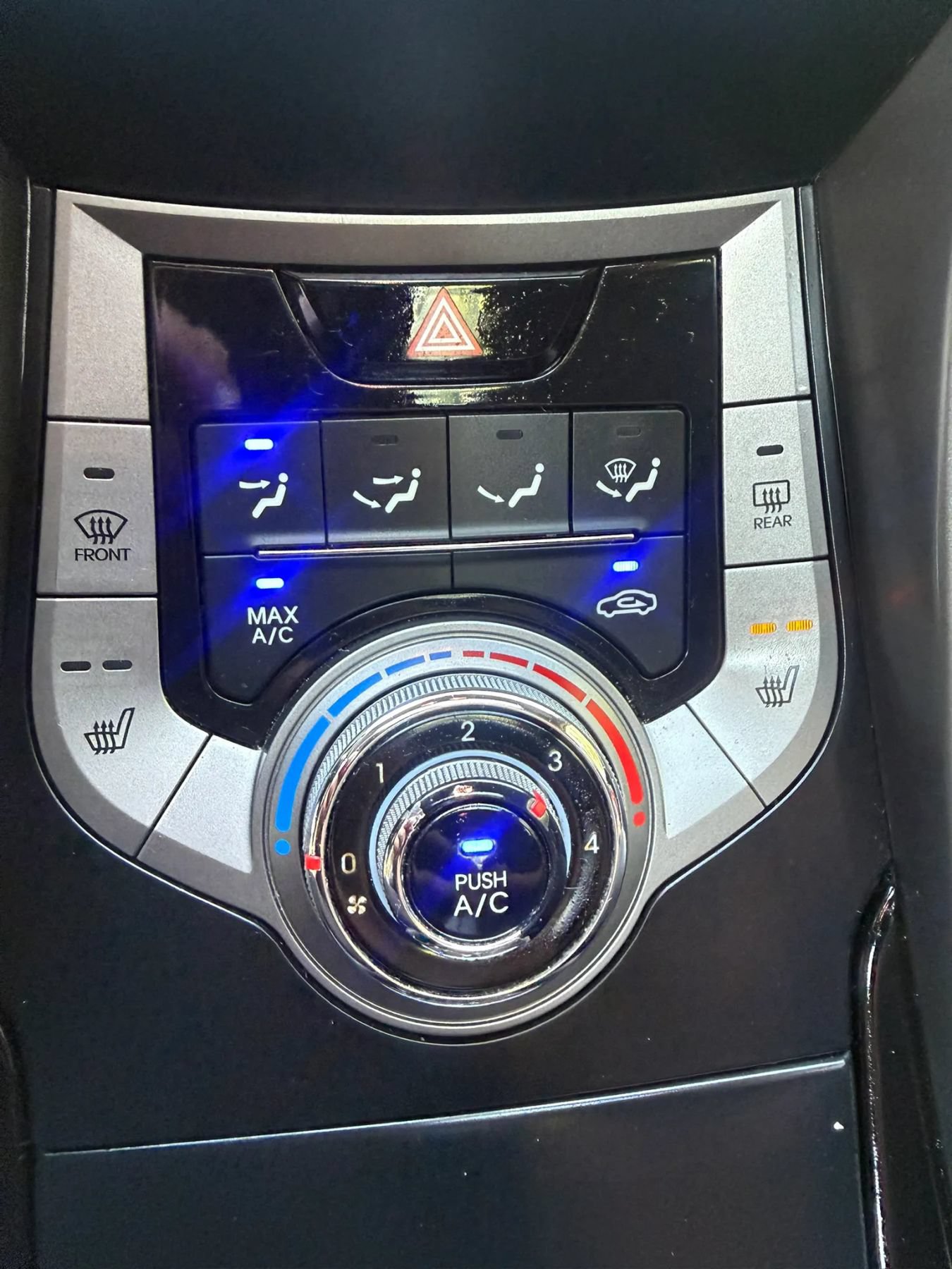 Used 2013 Hyundai Elantra Limited FWD image 19