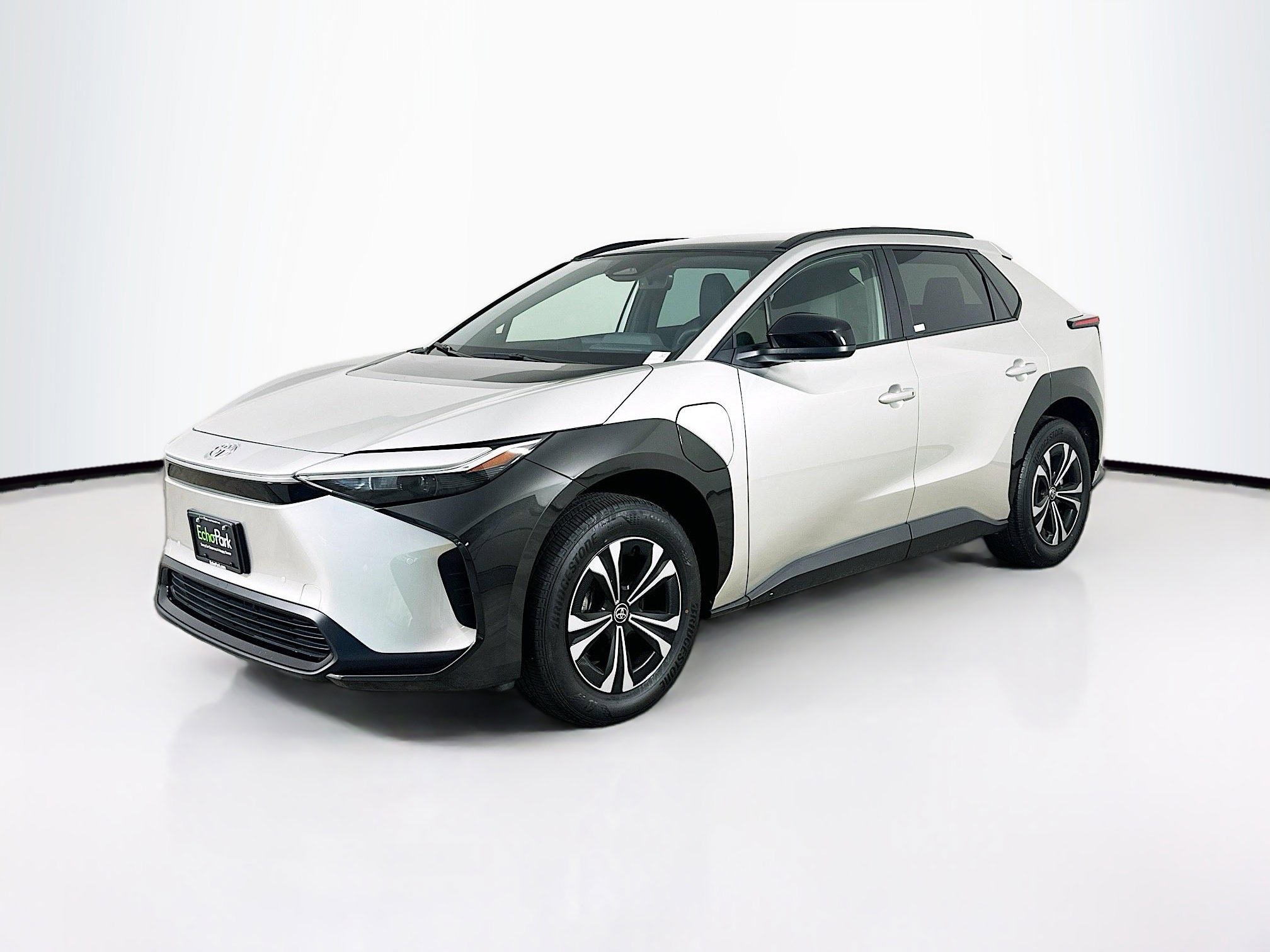 Used 2023 Toyota bZ4X XLE w/ Weather Package image 3