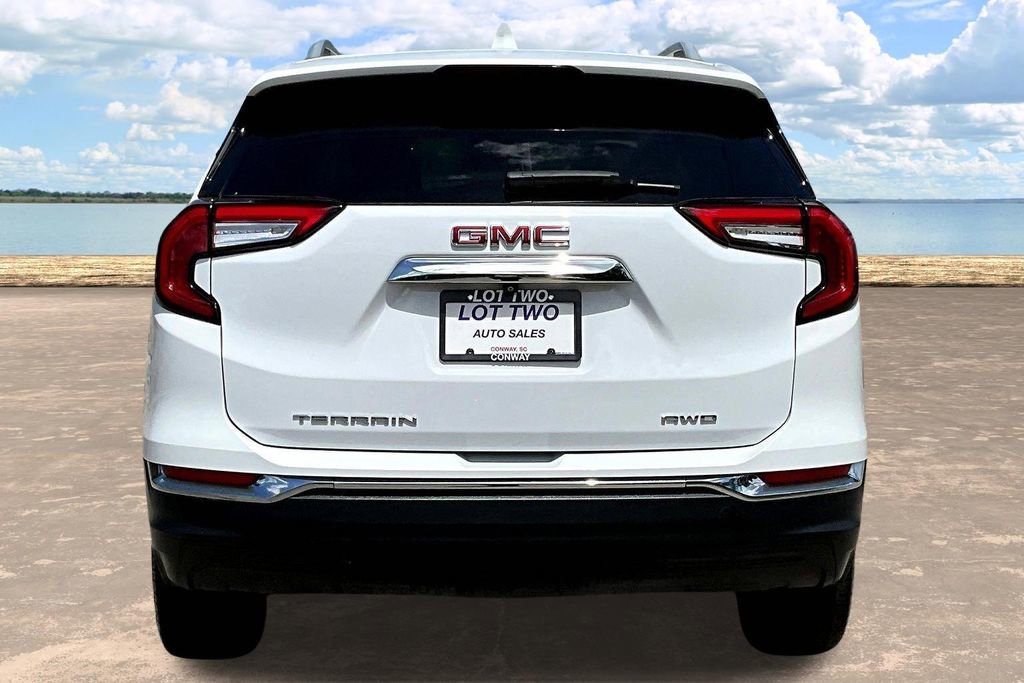 Used 2024 GMC Terrain SLT w/ Infotainment Package II AWD/4WD image 7