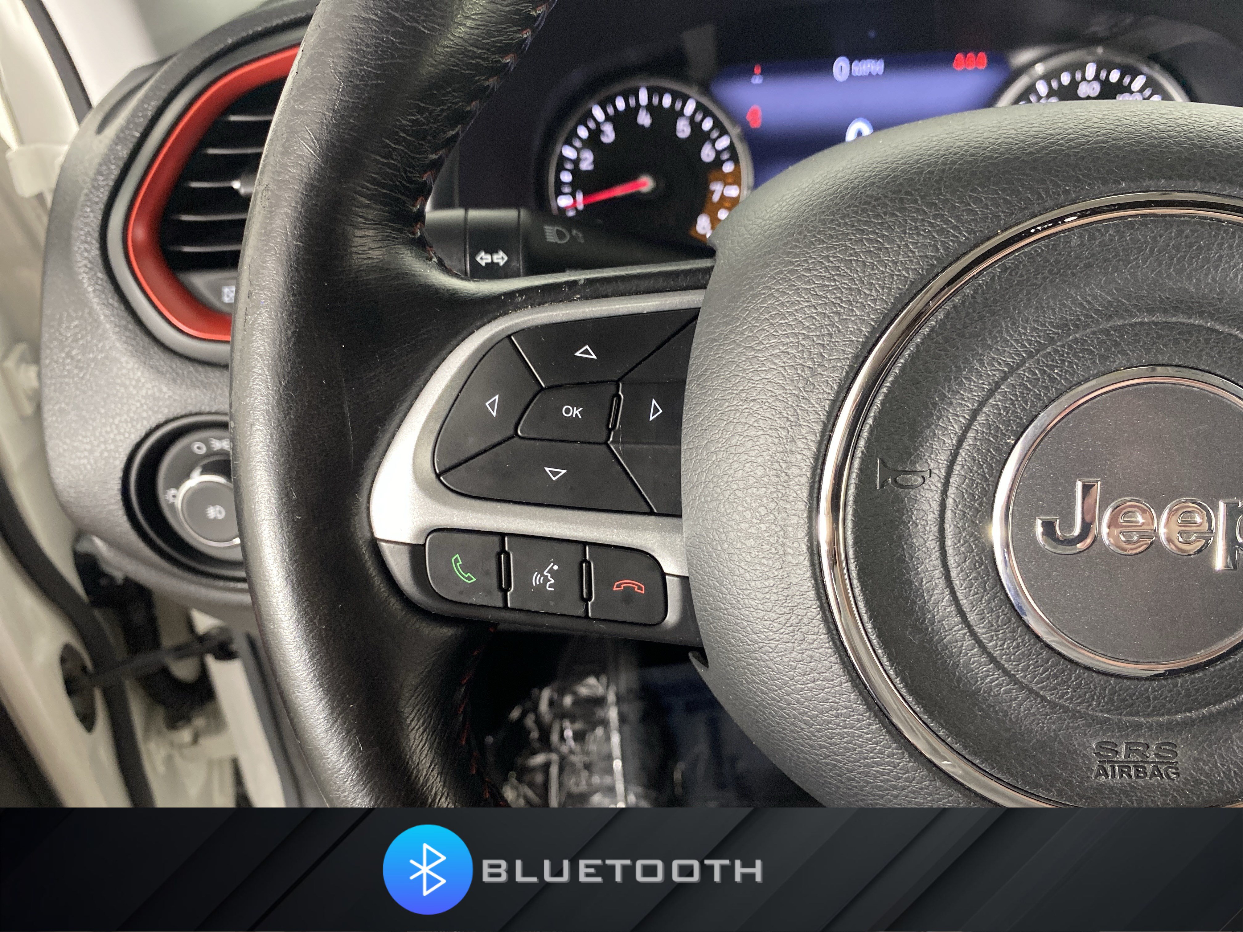 Used 2019 Jeep Renegade Trailhawk w/ UConnect 8.4 Nav Group AWD/4WD image 24