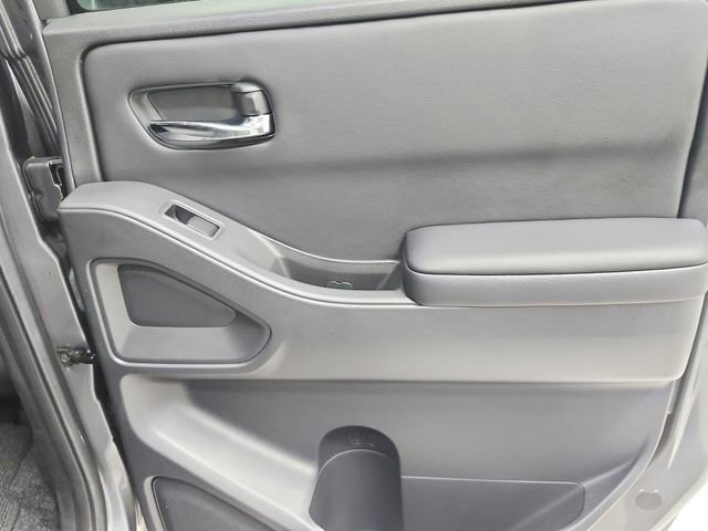 Used 2025 Nissan Frontier SV w/ SV Convenience Package RWD image 40