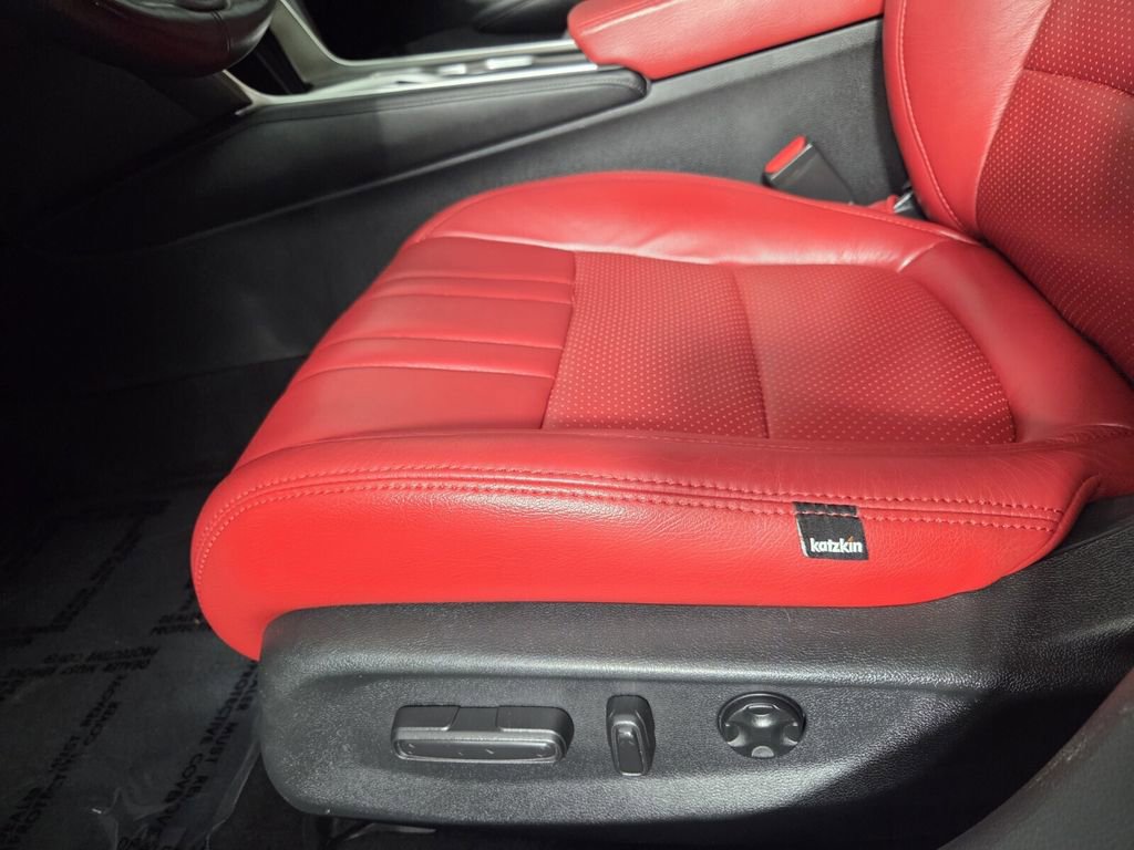 Used 2021 Honda Accord Touring image 11